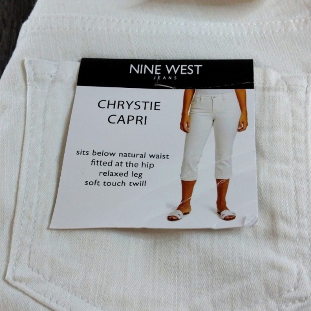 Nine West White Chrystie Capris.Classic 5 Pockets Size 10 Belt Loops